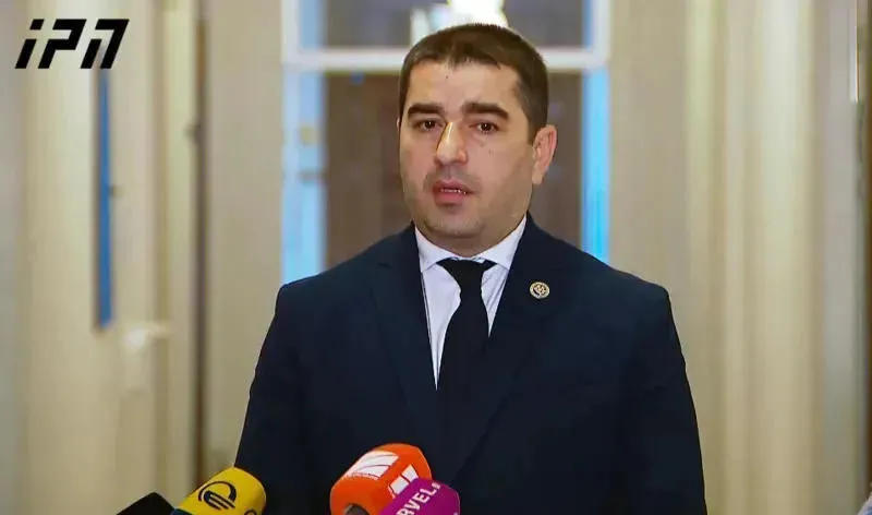 კაჭრეთში შარლ მიშელის დოკუმენტზე ხელმომწერი პარტიების შეხვედრა მიმდინარეობს