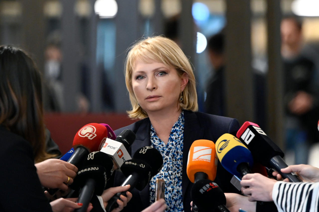 ნათია თურნავა - ძალიან დიდი მადლობა ენგურჰესის თითოეულ თანამშრომელს და თითოეულ მუშას, ვინც მუშაობდა ენგურჰესის რეაბილიტაციაზე