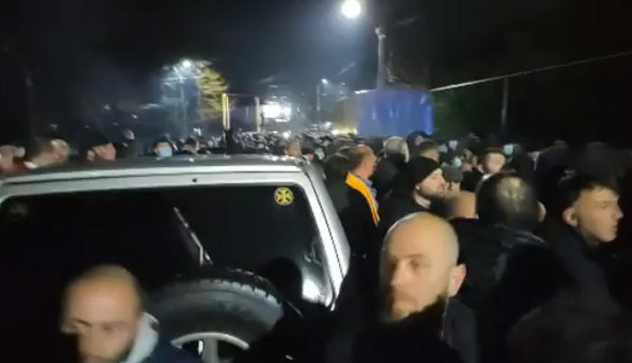 გუმათში, „ენკას“ ბაზასთან დაპირისპირებაა