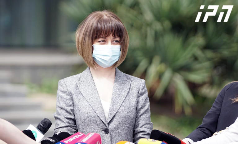 ეკატერინე ტიკარაძის განმარტებით, მნიშვნელობა არ აქვს როდის გადაიტანა უცხოეთიდან შემოსულმა პირმა კოვიდი, ის ერთჯერადად აცრის შემთხვევაში, მაინც სრულად ვაქცინირებულად ჩაითვლება