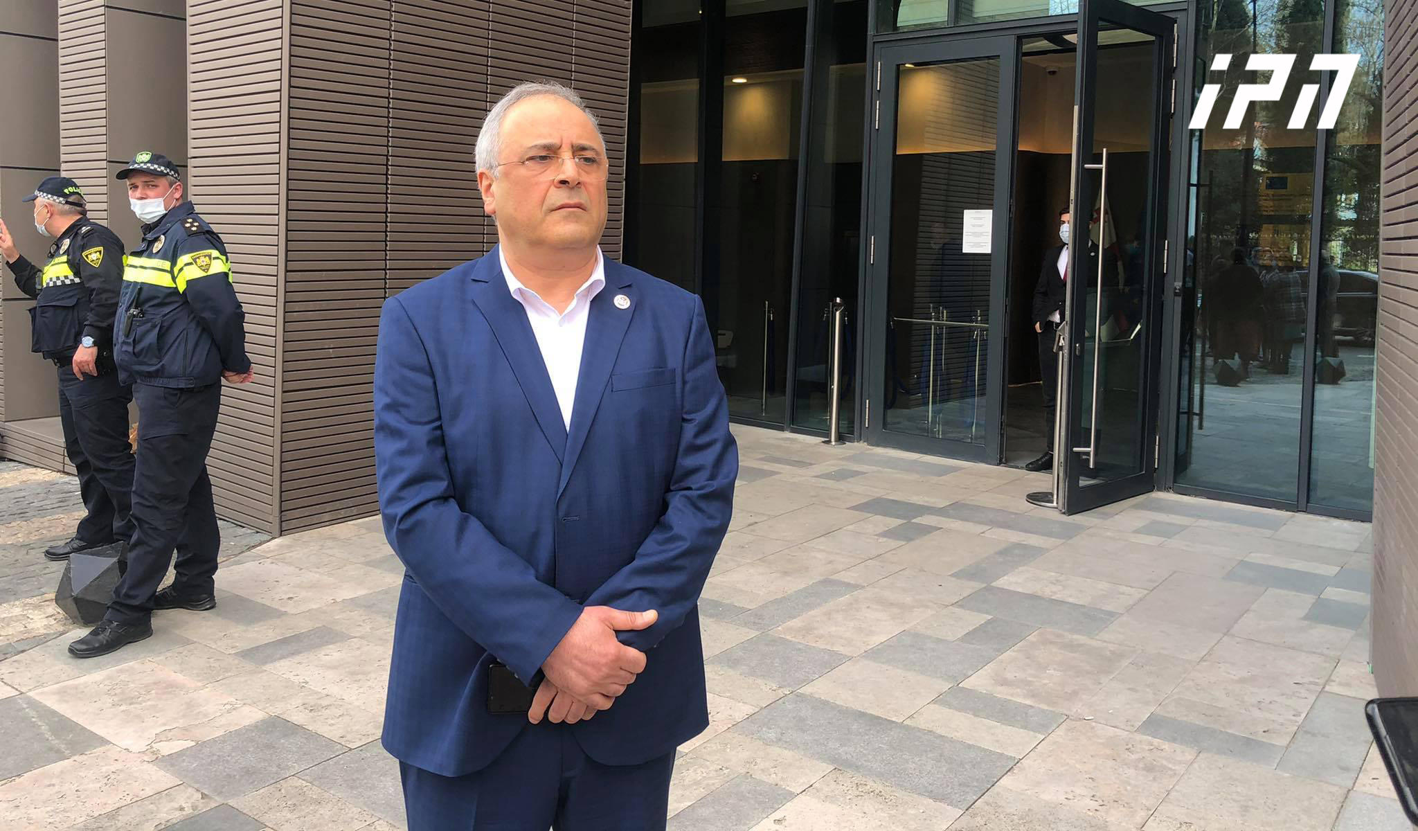 დავით ზილფიმიანმა შარლ მიშელის მიერ შემუშავებულ შეთანხმების დოკუმენტს ხელი მოაწერა