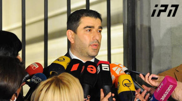 შალვა პაპუაშვილი - თუ მელიას ეჩქარება თავისუფლებაზე გამოსვლა, გირაო გადაიხდება ევროკავშირის მიერ - თუ ფიქრობს, რომ მისი ღირსება უფრო მაღლა დგას, ვიდრე საქართველო, ცოტა ხანი იქნება და ამნისტიით ეპატიება სავარაუდო დანაშაული