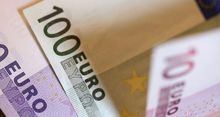 ევროკავშირი რუსეთის ტერიტორიაზე ევროს ბანკნოტების შეტანას კრძალავს