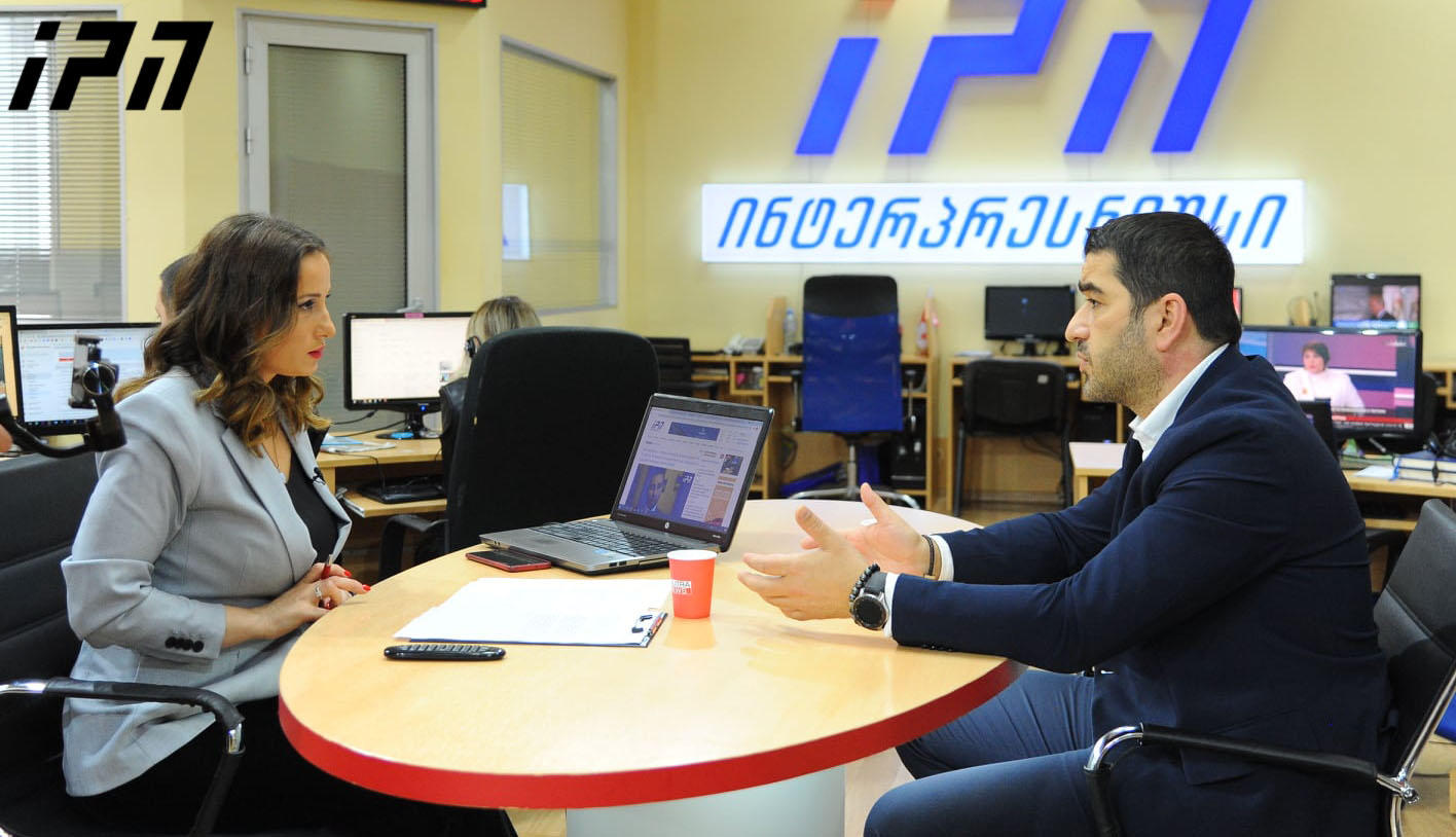 შალვა პაპუაშვილის განცხადებით, თუ ნიკა მელია მისი გათავისუფლების მიზნით შეთავაზებულ ორივე გზაზე უარს იტყვის, „დარჩება იქ, სადაც არის“