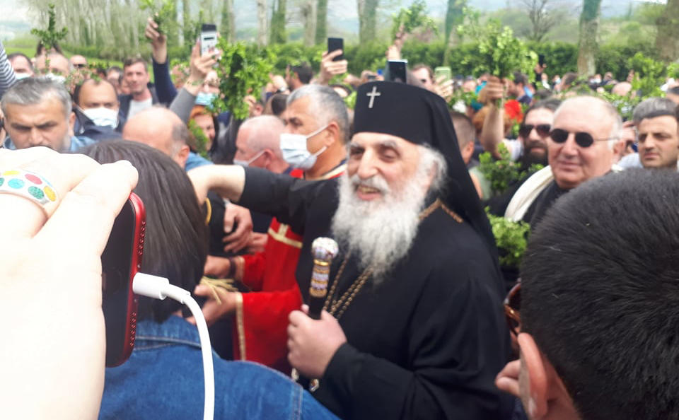 მეუფე სტეფანემ სალხინოს ღვთისმშობლის შობის მონასტერი კორდონის საშუალებით დატოვა