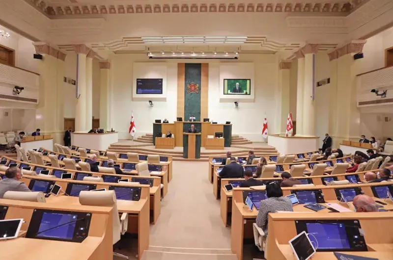 Сегодня парламент изберет нового председателя