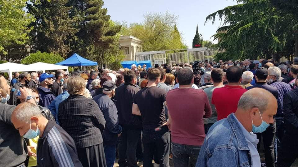 „რუსთავის აზოტის“ თანამშრომლებმა საპროტესტო აქცია განაახლეს