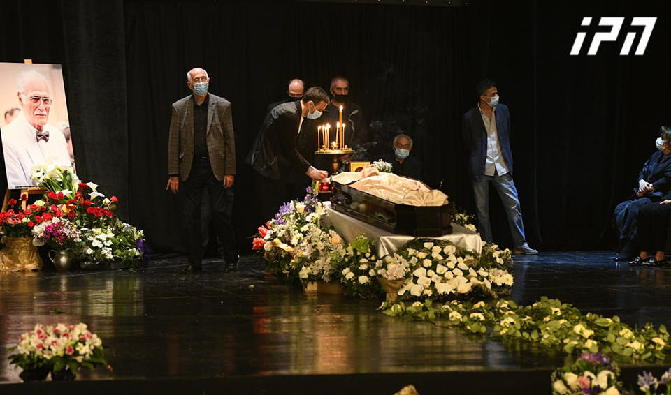 რუსთაველის ეროვნულ თეატრში კახი კავსაძის სამოქალაქო პანაშვიდი მიმდინარეობს