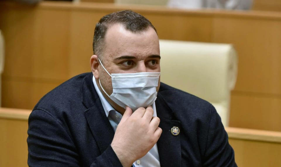 რატი იონათამიშვილი კითხვაზე, უნდა გადადგეს თუ არა თამარ ჟვანია - კონკრეტულ პიროვნებებზე ჯოხის გადატეხა ძალიან უსამართლო იქნება