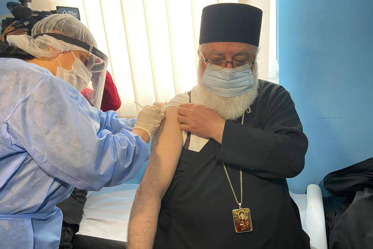 მეუფე დიმიტრი „სინოფარმის" ვაქცინით აიცრა