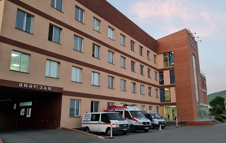 იგოეთი-გორის მონაკვეთზე მომხდარი ავტოსაგზაო შემთხვევის შედეგად სამი ადამიანი დაშავდა