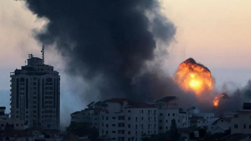 Израиль возобновил авиаудары по Сектору Газа, а «Хамас» – ракетные обстрелы Израиля