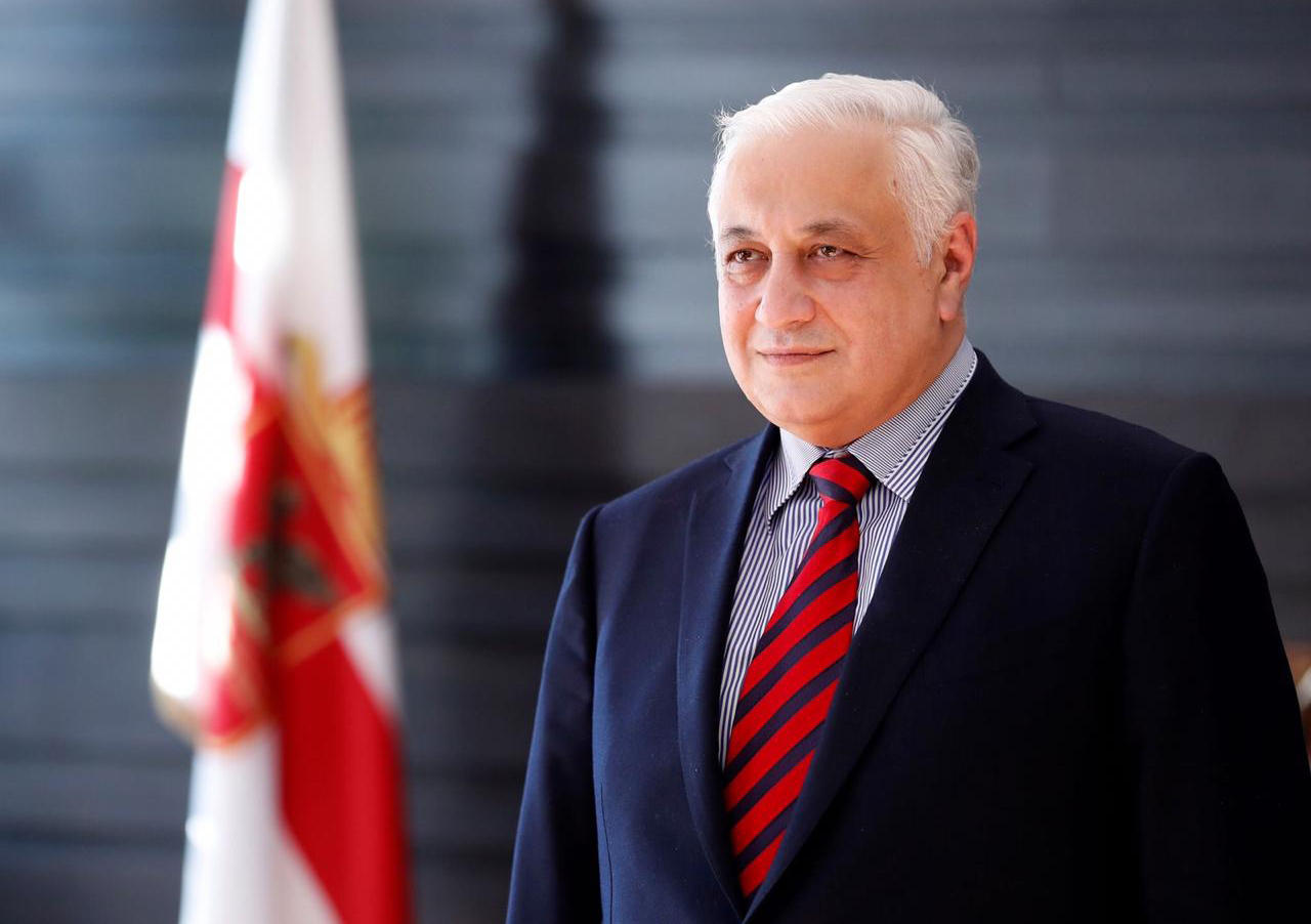 საქართველოს ტექნიკური უნივერსიტეტის რექტორი დავით გურგენიძე აბიტურიენტებს სკოლის დამთავრებას ულოცავს - მომავლის საუკეთესო ინვესტიცია განათლებაა