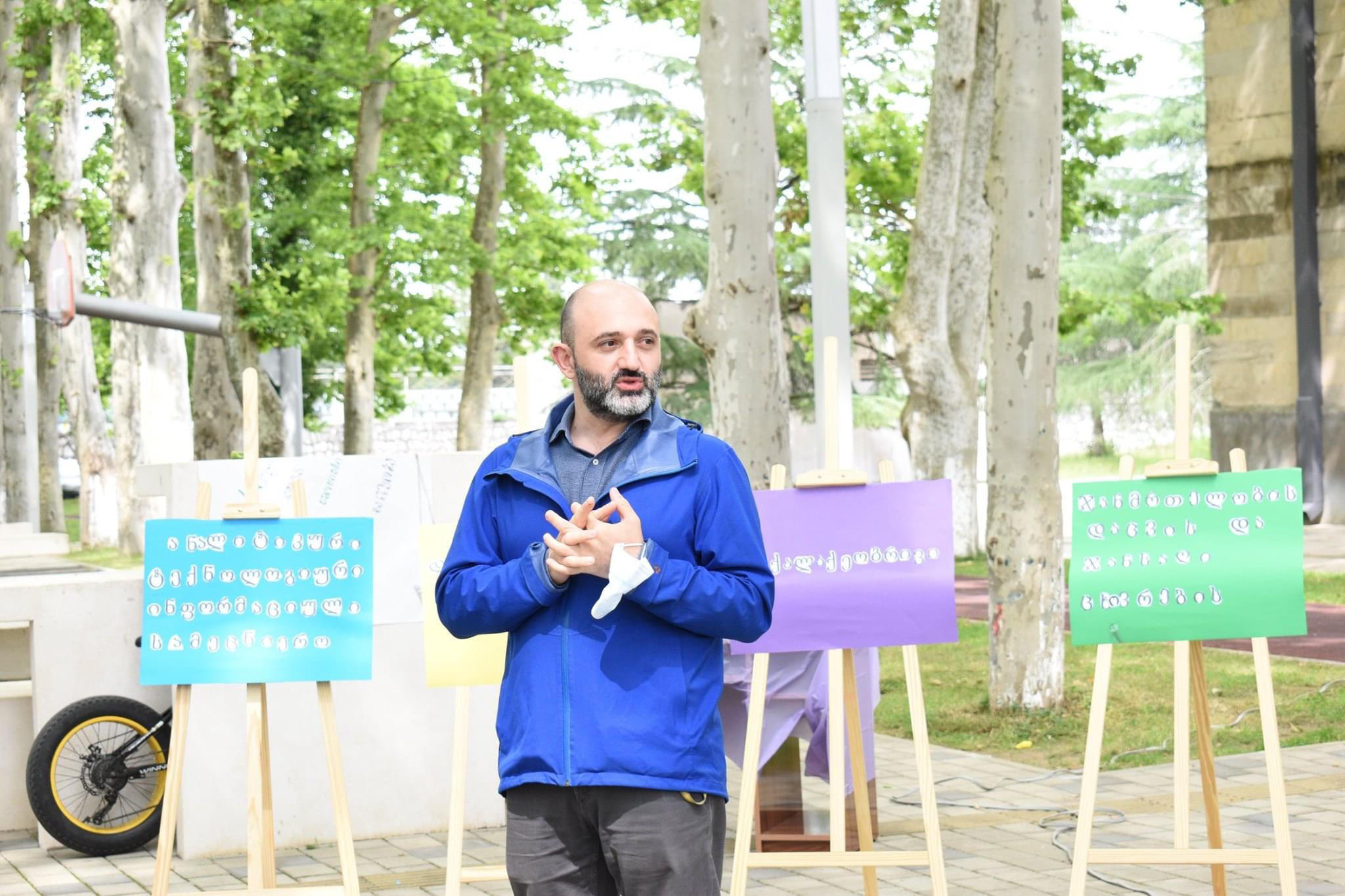 ახალგაზრდობის სააგენტოს ხელმძღვანელი რეზო ჩარკვიანი "ხობის ახალგაზრდული განვითარების პროგრამის" გახსნაში ჩაერთო