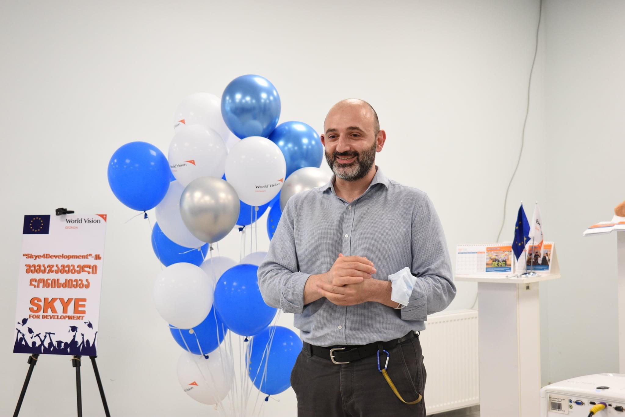 ახალგაზრდობის სააგენტოს ხელმძღვანელი რეზო ჩარკვიანი World Vision-ის SKYE კლუბის დახურვის ღონისძიებაში ჩაერთო