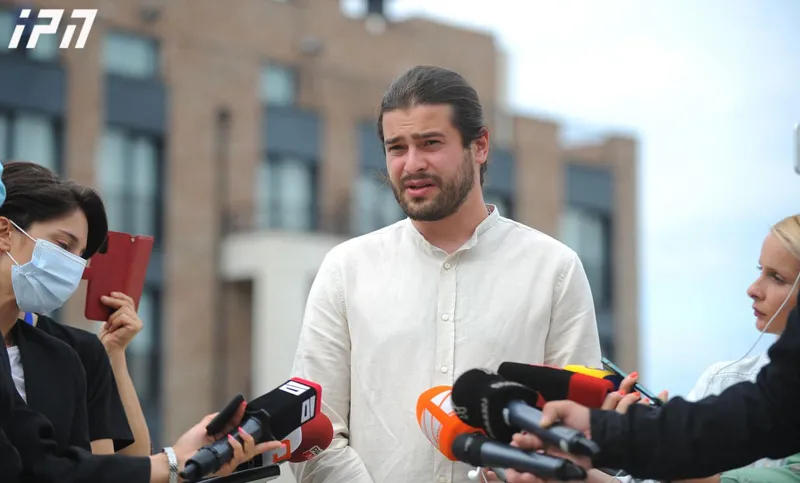 ადვოკატი - არ გვაძლევენ უფლებადამცველებს ინფორმაციას - ვარლამ გოლეთიანს არც წინააღმდეგობა გაუწევია პოლიციისთვის და არც აქციაზე არღვევდა საჯარო წესრიგს, უკანონოდ არის დაკავებული