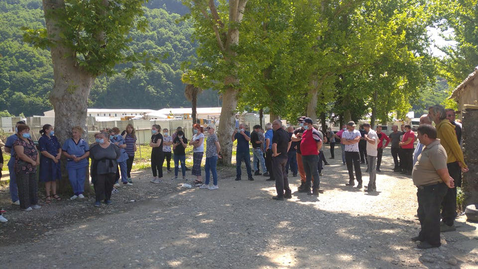 წყალტუბოში, სოფელ ოფურჩხეთში „ნამახვანჰესის“ მომხრეებმა აქცია გამართეს