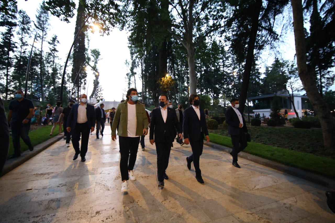 საქართველოს პრემიერ-მინისტრმა და დედაქალაქის მერმა დედაენის ბაღი საზეიმოდ გახსნეს
