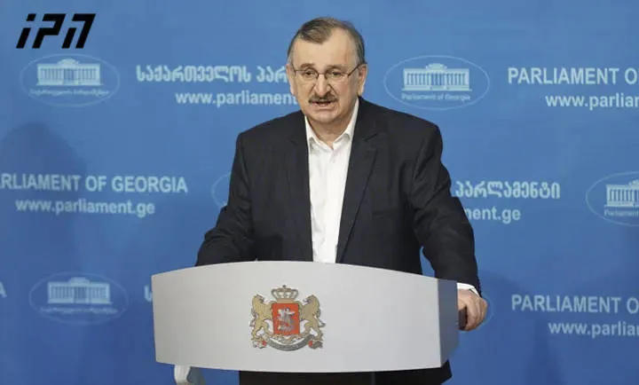რომან გოცირიძე „გირჩის" ინიციატივას, რომელიც საარჩევნო სიებში წარსადგენ დეპუტატობის კანდიდატთა მინიმალური ზღვარის გაუქმებას ითვალისწინებს, საფრთხის შემცველად მიიჩნევს