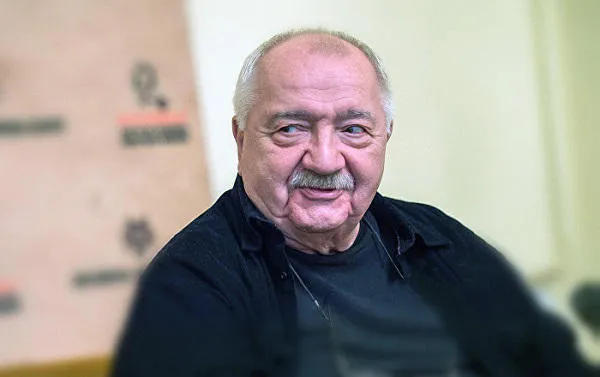 ქონების ეროვნული სააგენტო რობერტ სტურუასთვის 1,500 კვ.მ. მიწის ნაკვეთისა და მასზე მდებარე შენობა-ნაგებობის სიმბოლურ ფასად გადაცემასთან დაკავშირებით ინფორმაციას ავრცელებს