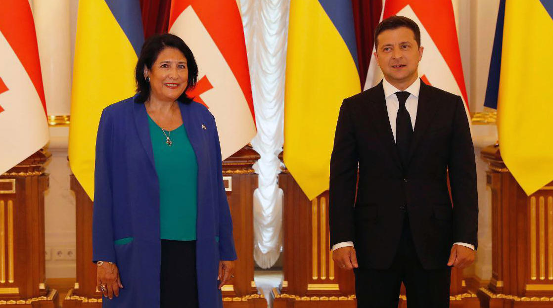 ვოლოდიმირ ზელენსკი სალომე ზურაბიშვილს - ერთმანეთს მხარი უნდა დავუჭიროთ, რათა ჩვენი თავისუფლება და ხალხი დავიცვათ