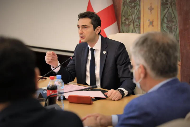 კახა კუჭავას განმარტებით, გამოძიების დასრულების შემდეგ, ფარული ჩანაწერების საკითხზე თუკი დამატებითი კითხვები დარჩება, სუს-ის ხელმძღვანელი პარლამენტში მივა