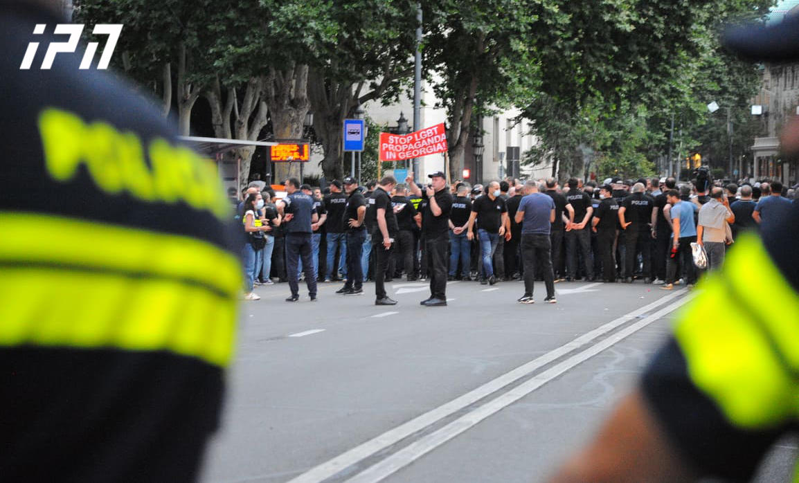 По информации МВД, на вчерашней акции у парламенте задержаны 100 лиц, 68 из них освобождены под подписку, 32 же остаются в изоляторе