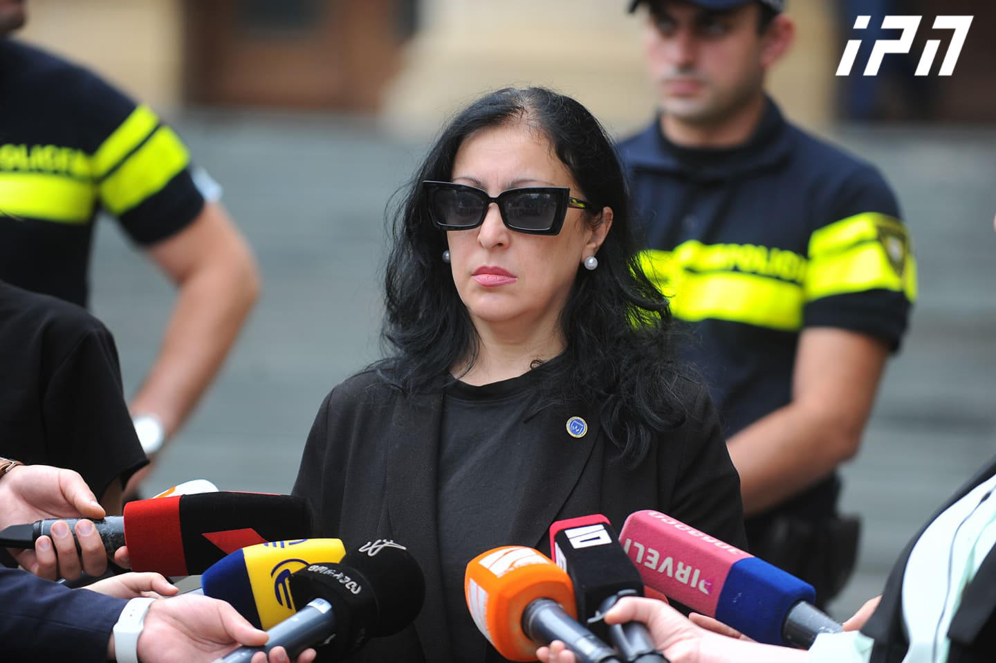 "თბილისი პრაიდის” ოფისში შეჭრისთვის ბრალდებულის ადვოკატი - დაკავებულები გმირები არიან და ისინი გირაოს სანაცვლოდ უნდა გათავისუფლდნენ