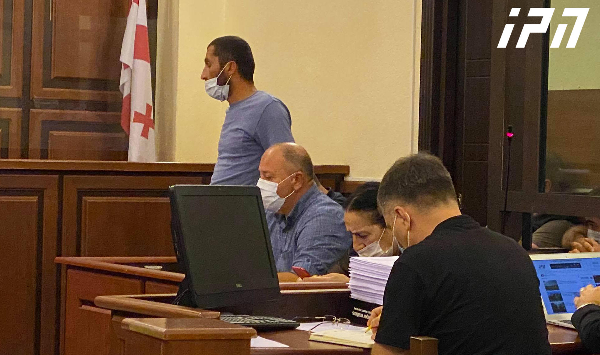 "ფორმულას" ჟურნალისტზე ძალადობის ფაქტზე ბრალდებულის ადვოკატი - შეიძლება რატი წვერავა აღმოჩნდეს ბრალდებულის სკამზე, ის პროვოცირებას  ახდენდა და აქციის მონაწილეებს პუტინის მონებს ეძახდა