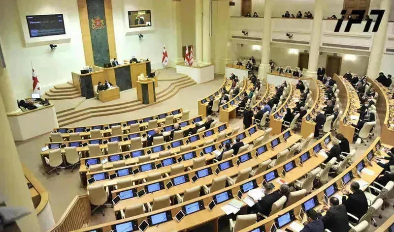 Парламент сегодня еще раз попытается избрать нового председателя и двух профессиональных членов ЦИК