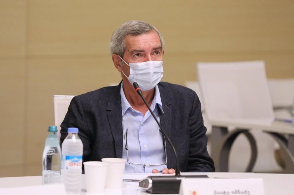 პაატა იმნაძე - ანტივაქსერებზე საშიში ის ადამიანები არიან, ვინც ვაქცინებს ერთმანეთისგან არჩევენ