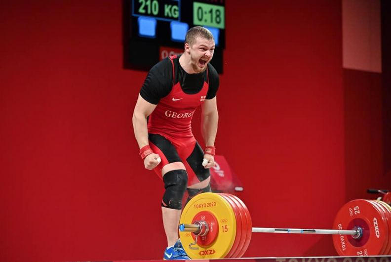 Anton Pliesnoi wins bronze in weightlifting at the Tokyo Olympics, bringing Georgia the fifth medal