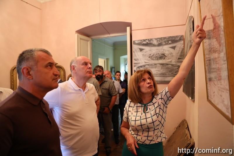 ანატოლი ბიბილოვი და ასლან ბჟანია ახალგორში, ქსნის ერისთავების სასახლეში იმყოფებოდნენ