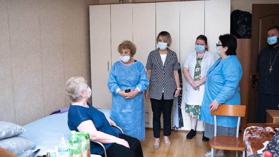 აჭარის ჯანდაცვის სამინისტროს ინფორმაციით, ბათუმში, წმინდა მოწამე ეკატერინეს სახელობის სათნოების სახლის ბენეფიციარების 95% ვაქცინირებულია