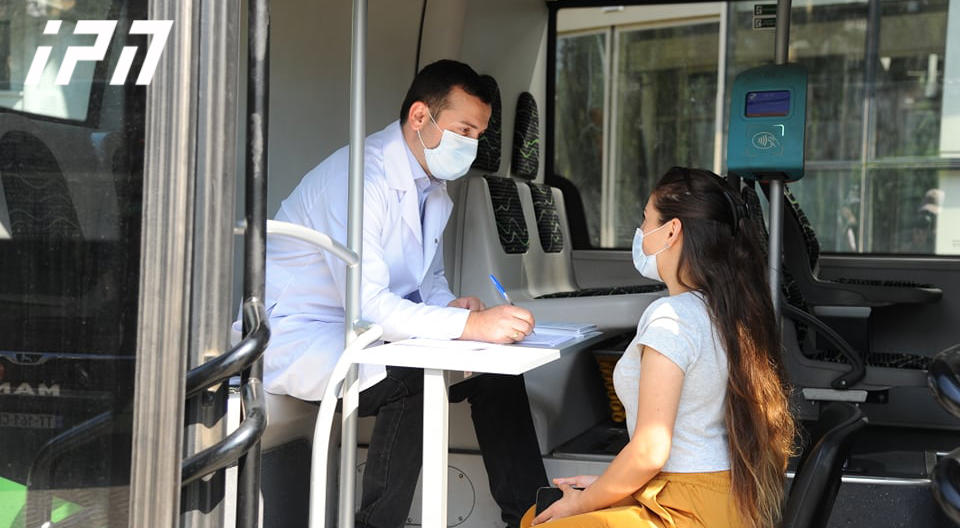 ვარკეთილში, გლდანში და სადგურის მოედანზე ავტობუსებში ვაქცინაციის ცენტრი მოეწყო