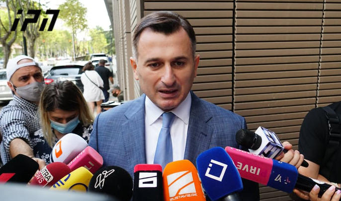 დავით კირკიტაძის განცხადებით, ,,ქართული ოცნების” აქტივისტები საარჩევნო უბნებთან იმყოფებიან და ამომრჩეველზე გავლენის მოხდენას ცდილობენ