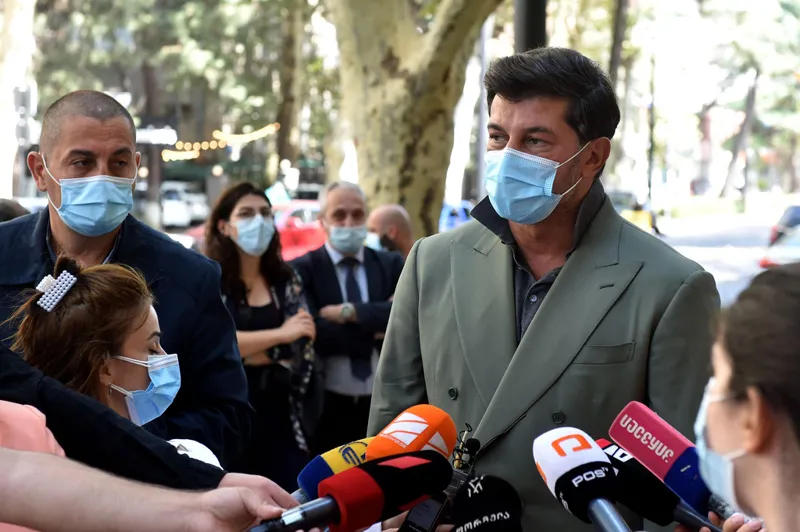 კახა კალაძე ოპოზიციური პარტიების წარმომადგენლების მხრიდან ზეწოლაზე საუბარს „მიზანმიმართულ პოლიტიკურ სპეკულაციას“ უწოდებს