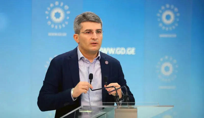 მამუკა მდინარაძის ინფორმაციით, საარჩევნო უბნებიდან 100 მეტრის რადიუსის გარეთ, მოწოდება, აგიტაცია არანაირ დარღვევას არ წარმოადგენს