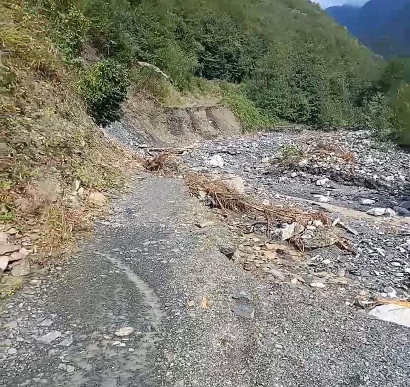 უამინდობის გამო სოფელ ლაფანყურის მთებში მეწყრული პროცესები განვითარდა