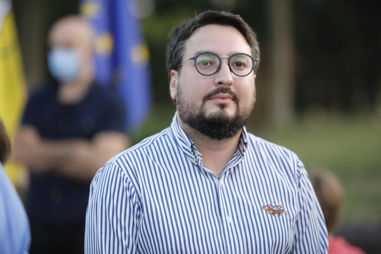 თაზო დათუნაშვილი - ქვეყანა ორად გახლიჩეს, გრაფიკით მომუშავე სამანქანო მაგისტრალს ახლა გაჩერებული რკინიგზა დაემატა - საჭიროა რკინიგზის პრივატიზაცია