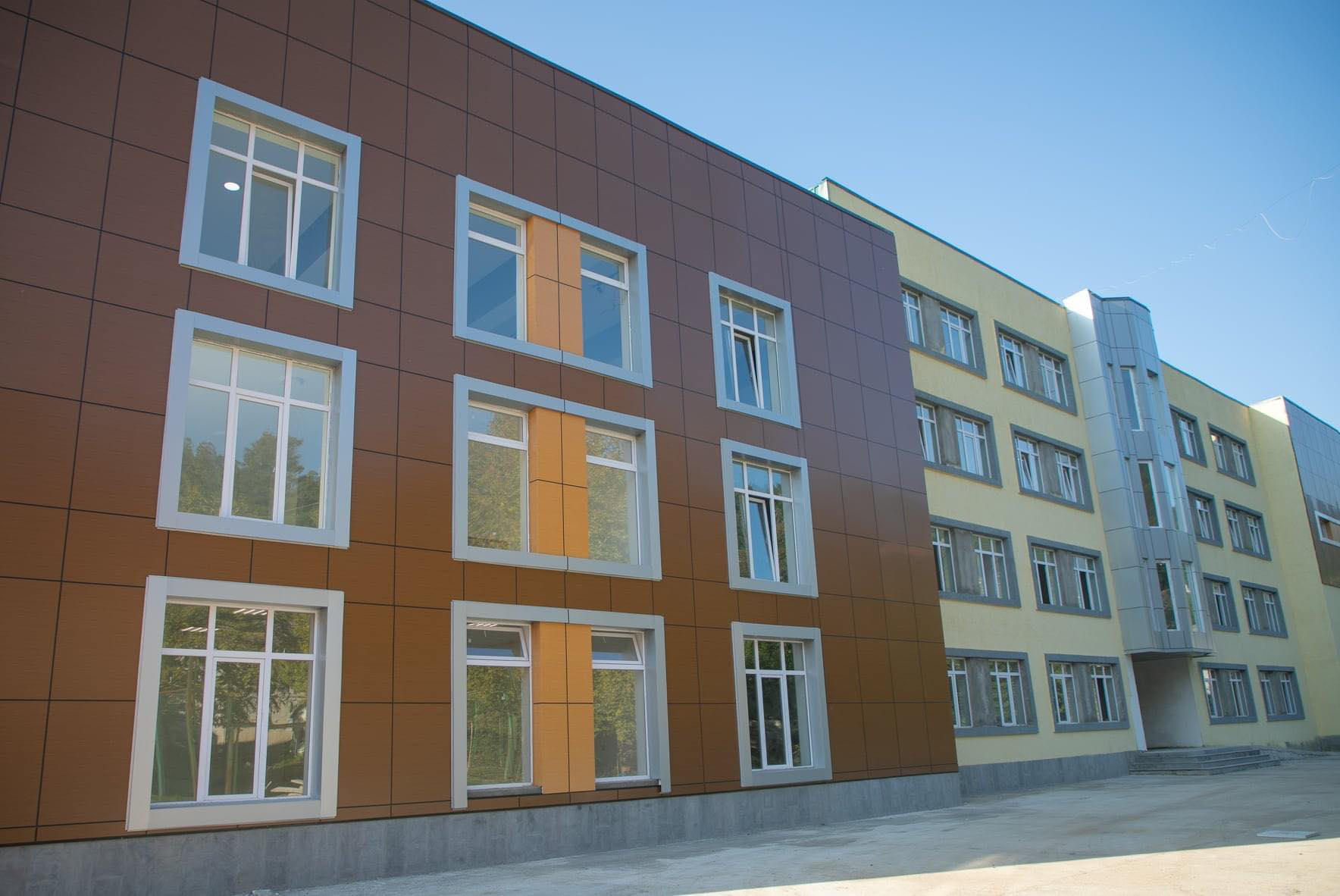 პრემიერი - 2012 წლამდე 16 ახალი სკოლა იყო აშენებული, მანამდე რამდენიმე ასეული სკოლა გარემონტდა „ქართუ“ ფონდისა და ბიძინა ივანიშვილის დაფინანსებით - ჩვენს დროს აშენებული და რეაბილიტირებულია 450 სკოლა