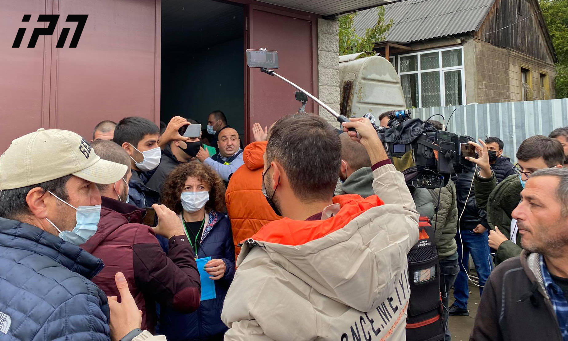 მარნეულში, ყიზილაჯლოს 48-ე საარჩევნო უბანზე ხმაურია, ადგილზე დაპირისპირება მოხდა