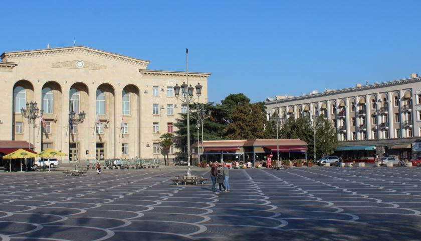 რუსთავის საკრებულოში „ქართული ოცნება“ და „ნაციონალური მოძრაობა“, შესაძლოა, თანაბარი რაოდენობით იყოს წარმოდგენილი