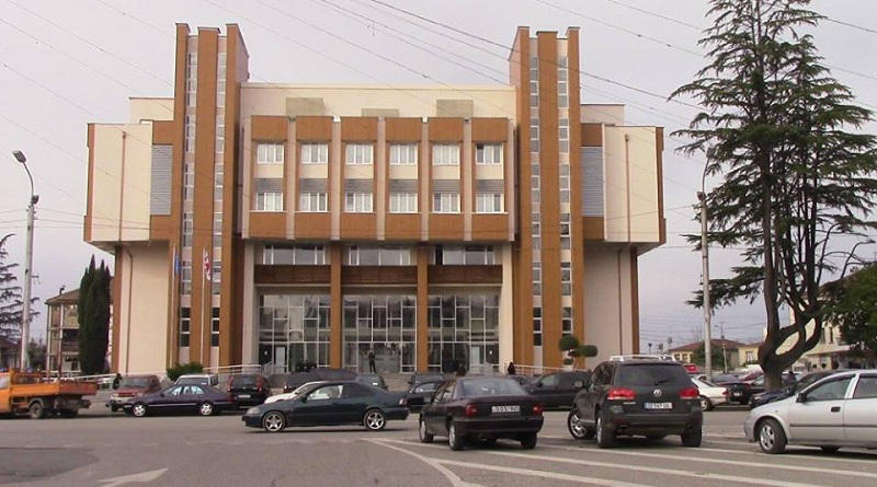 ზუგდიდში საკრებულოს სხდომა მეოთხედ ჩაიშალა