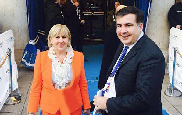 Sandra Roelofs, her children and Giuli Alasania demand a meeting with Mikheil Saakashvili