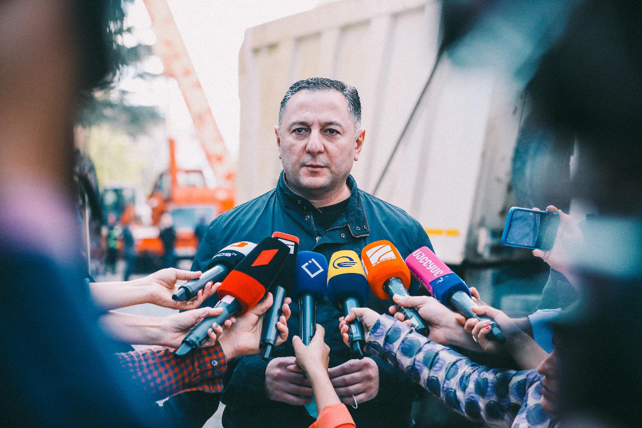 ვახტანგ გომელაური - 5 წუთის წინ ნანგრევებში ვიპოვეთ მე-9 გარდაცვლილი, ჩვენი ვარაუდით, არც ერთი დაკარგული აღარაა და სამძებრო სამუშაოები შეჩერდება