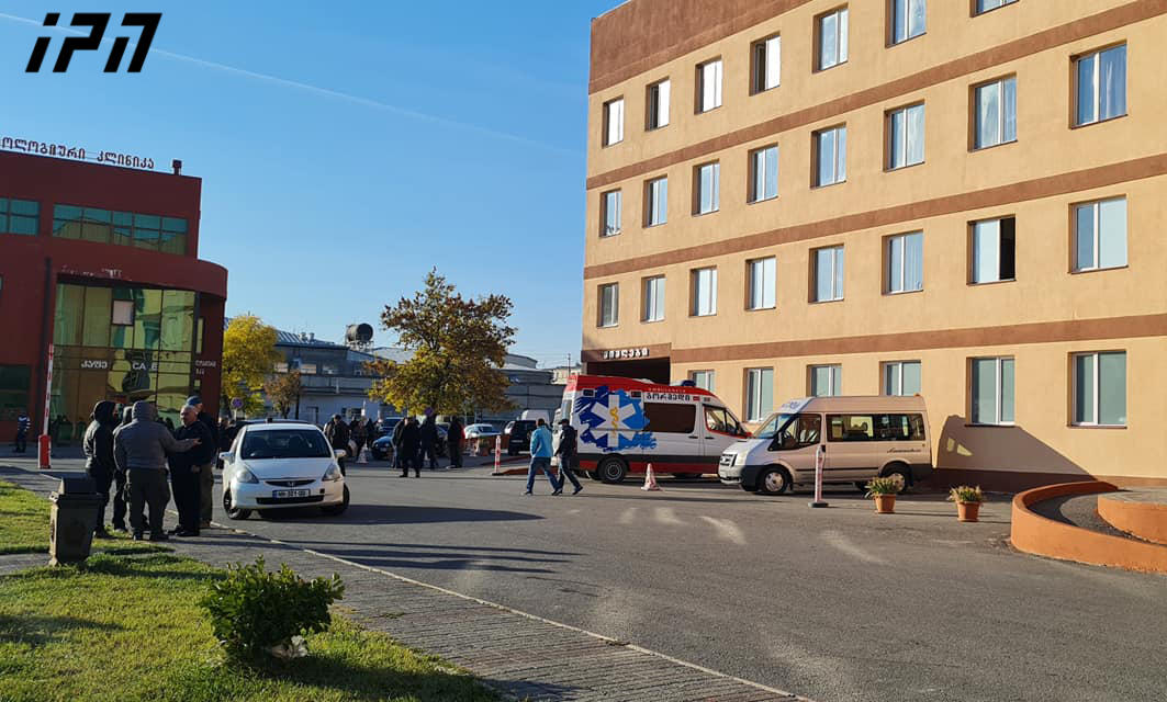 კლინიკაში აცხადებენ, რომ გორში დაჭრილი ორი პირის ჯანმრთელობის მდგომარეობა მძიმეა