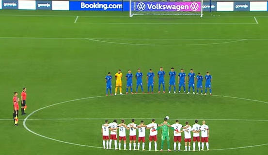 საქართველო-საბერძნეთის მატჩის მონაწილეებმა ბათუმში ტრაგედიის შედეგად გარდაცვლილთა ხსოვნას წუთიერი დუმილით პატივი მიაგეს