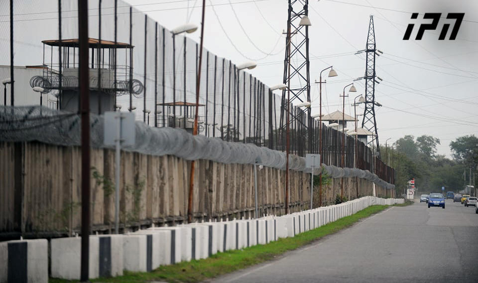 ადვოკატის ინფორმაციით, პატიმრები, რომლებიც რუსთავის მე-17 საპატიმროში გაჩენილ ხანძარს ემსხვერპლნენ, სასადილოში სხვის გადასარჩენად იმყოფებოდნენ