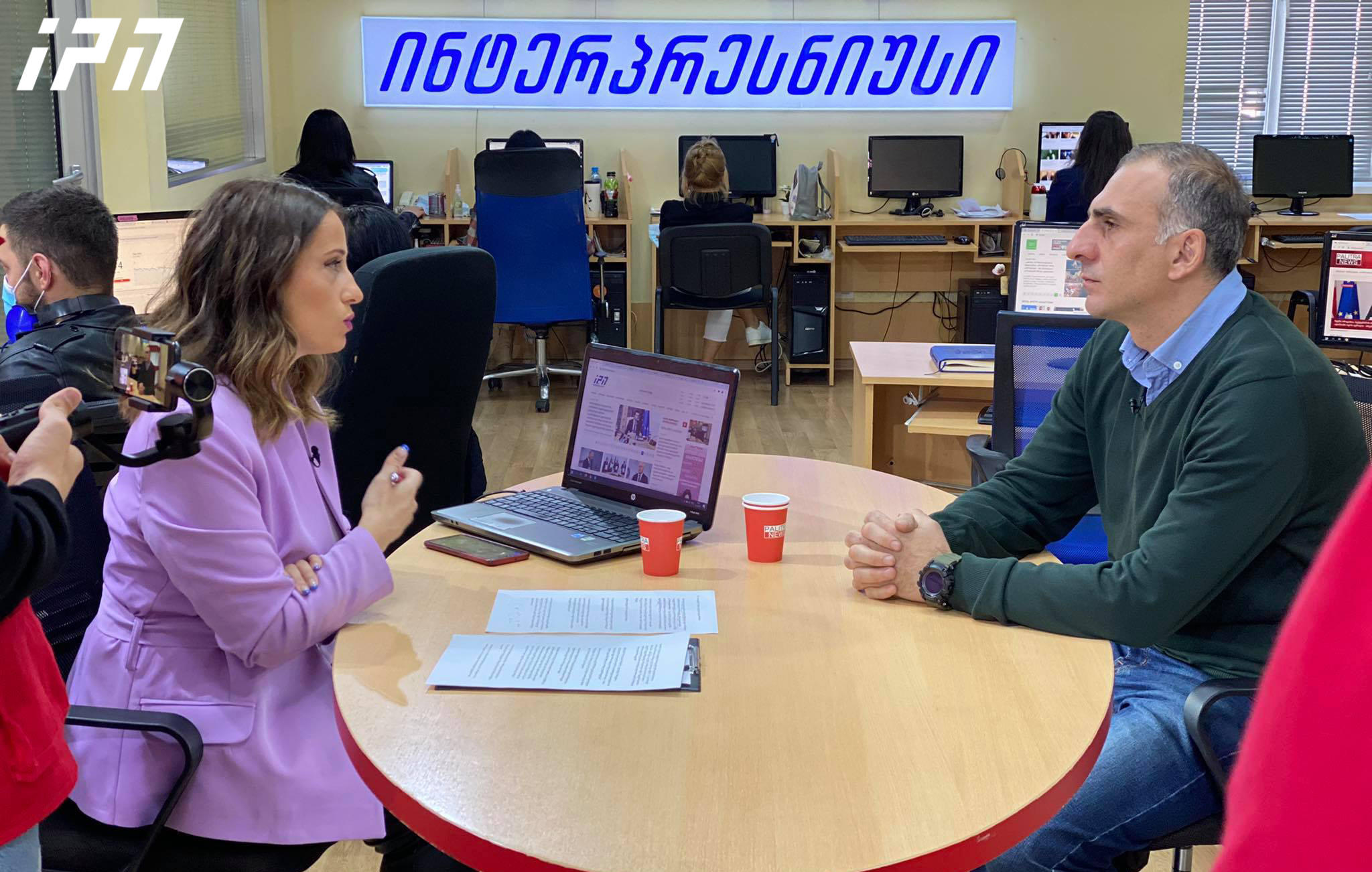 ალეკო ელისაშვილი - მადლობა ცესკო-ს თავმჯდომარეს, არჩევნების დღე იყო არნახულად კარგი - რაც შეეხება სააკაშვილს, იმაზე გაბედული აღმოჩნდა, ვიდრე მეგონა, მაგრამ მის ადგილზე შემოვიდოდი, როგორც ნავალნი - კაცურად, მხრებგაშლილი